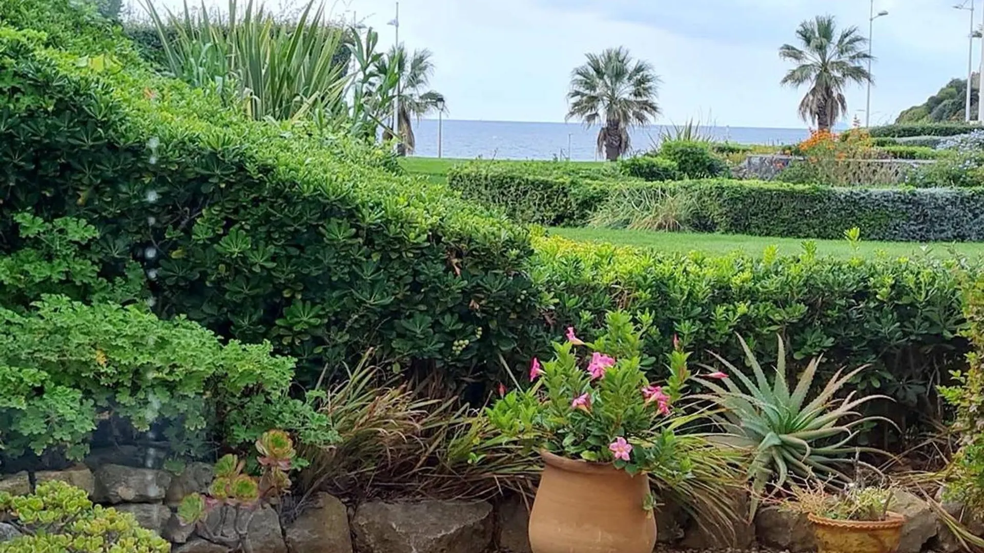 T3 Climatise Avec Piscine, Wi-Fi Et Parking - A 200 M Des Plages Et Commerces - Fr-1-316-291 Six-Fours-les-Plages 0*,  France
